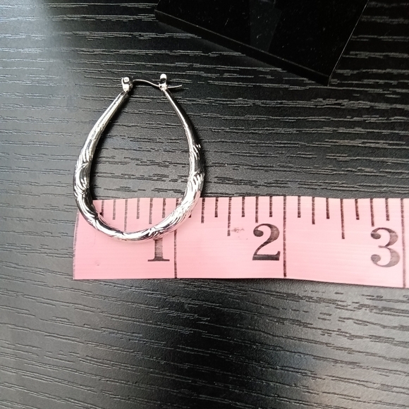 NEW Silver Plated Zinc Alloy Oval Engraved Boho Hoops - Picture 3 of 3